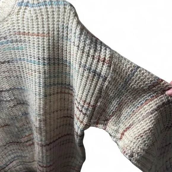 Soft and cozy American Eagle cable knit sweater - colorful and versatile - Picture 5 of 7